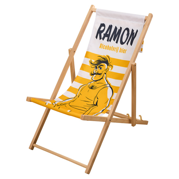 Ramon strandstoel met houten frame, ideaal voor stranddagen, camping of festivals.